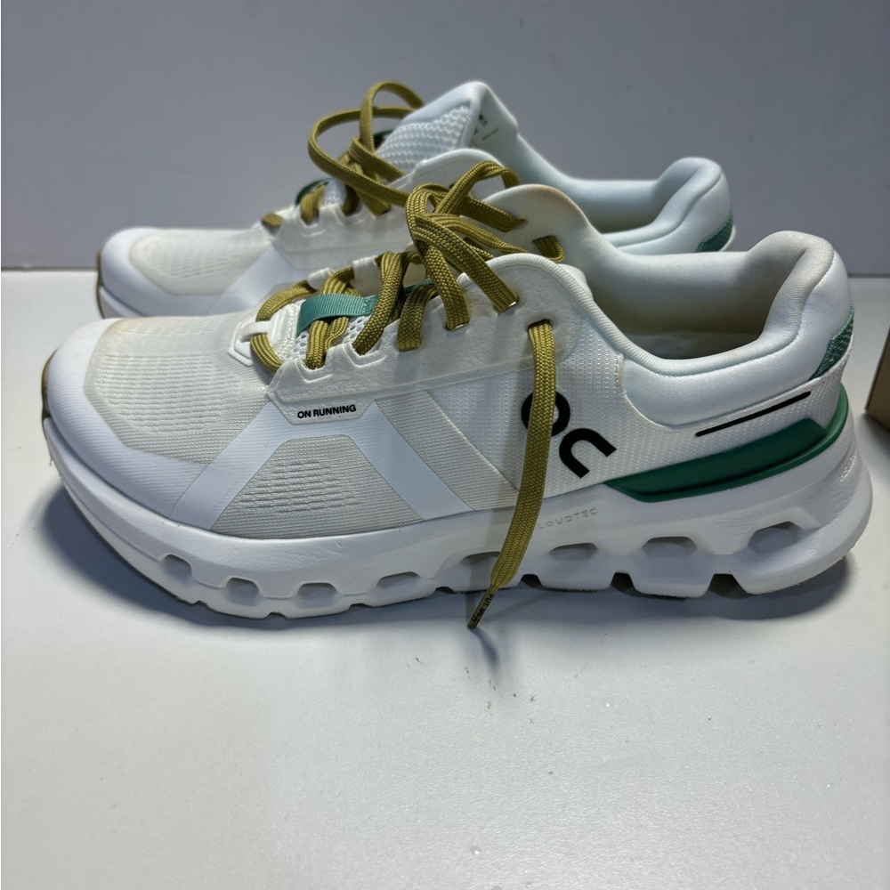 Cloud runner 2 wide